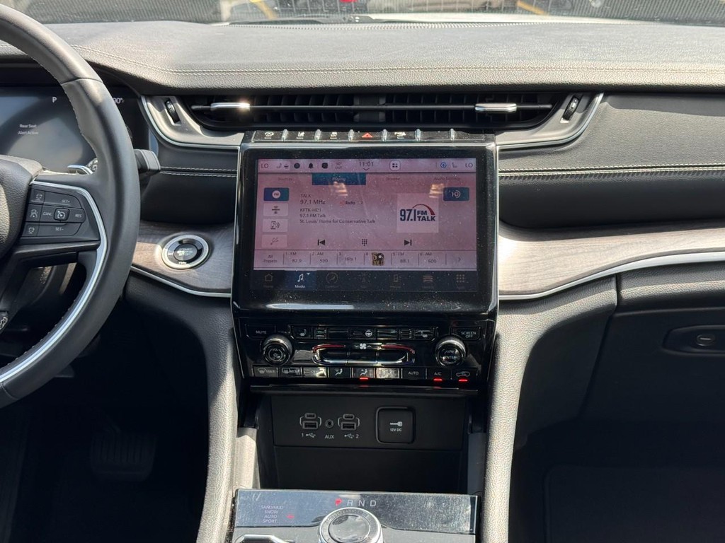 Jeep Grand Cherokee Vehicle Full-screen Gallery Image 16