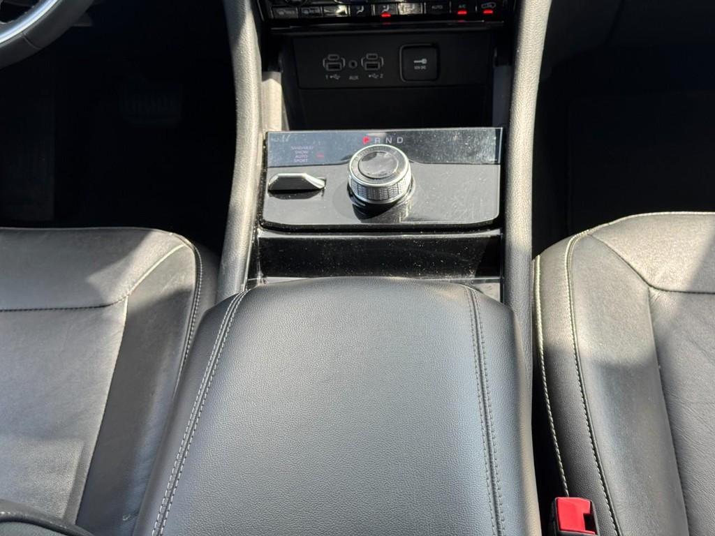 Jeep Grand Cherokee Vehicle Full-screen Gallery Image 17