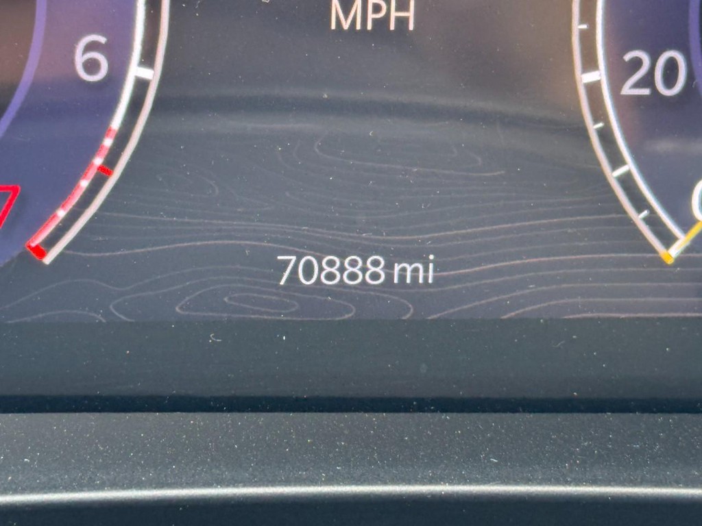 Jeep Grand Cherokee Vehicle Full-screen Gallery Image 22