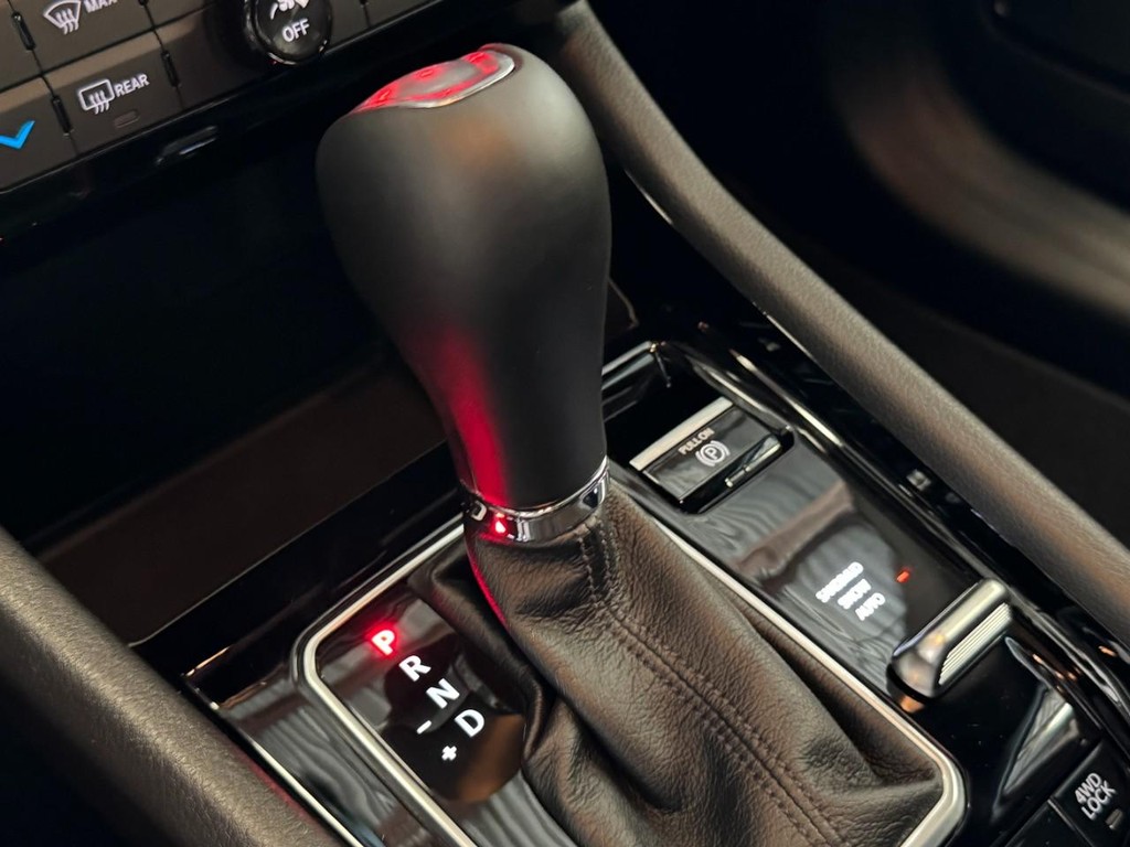 Jeep Compass Vehicle Full-screen Gallery Image 11