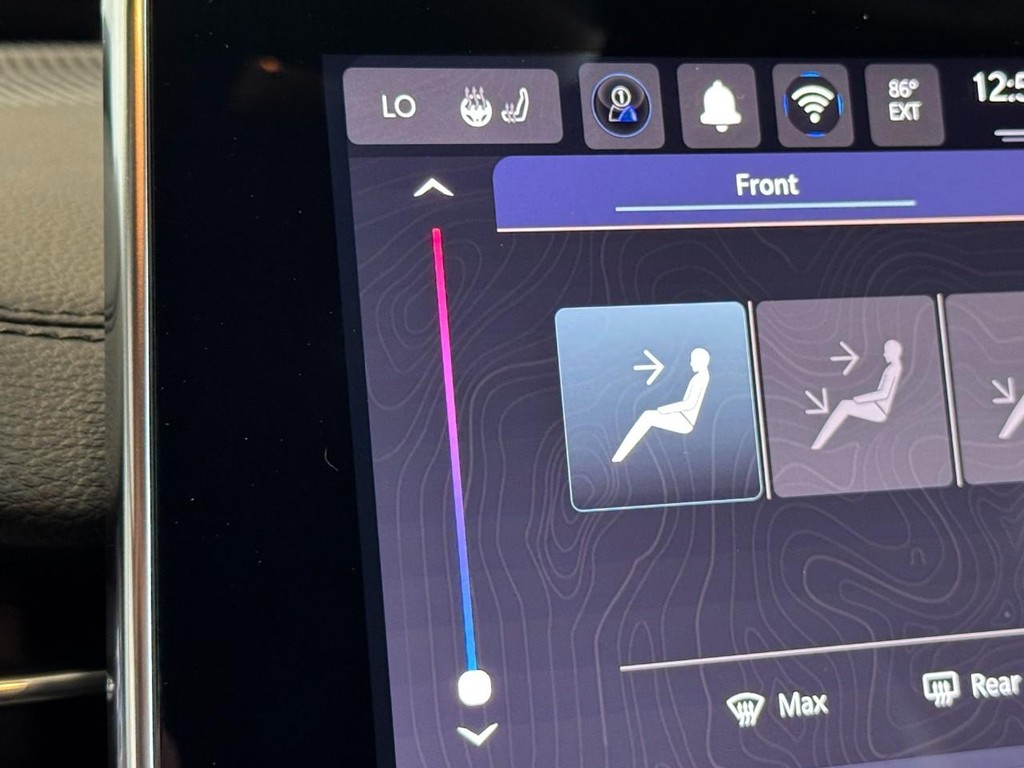 Jeep Compass Vehicle Full-screen Gallery Image 12