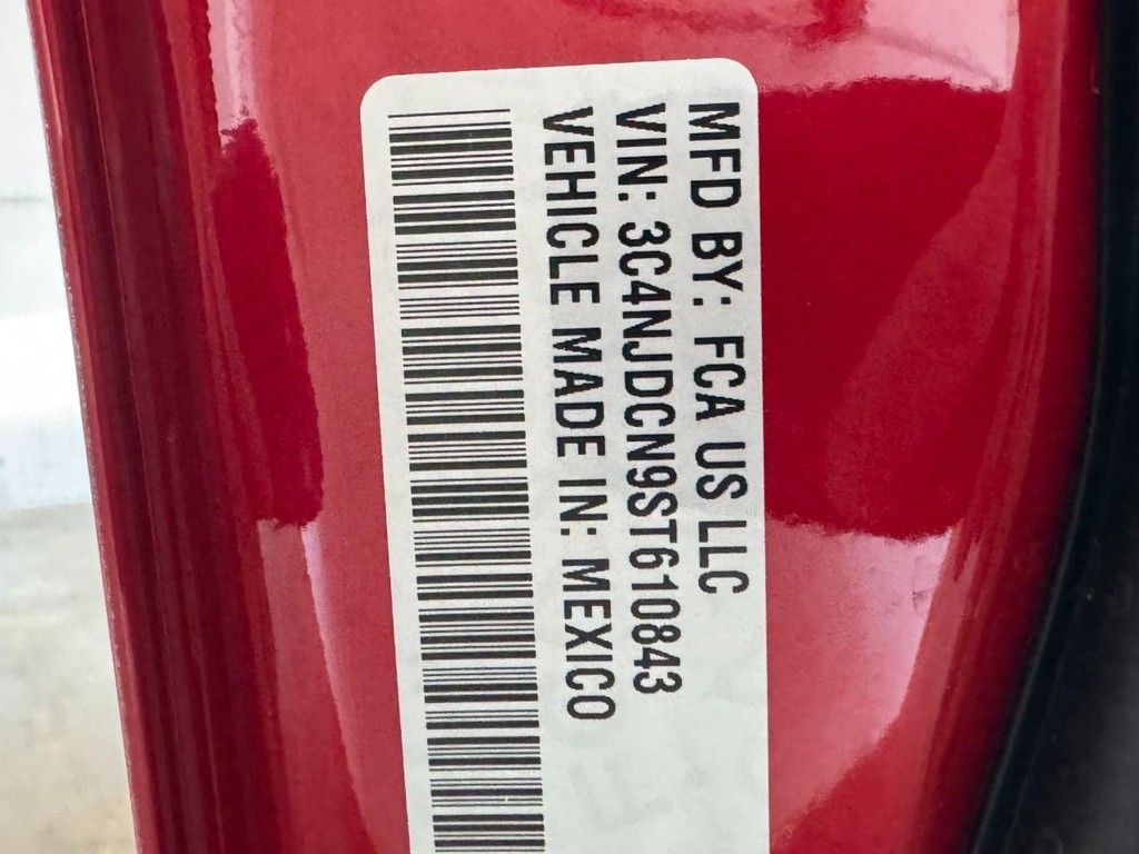 Jeep Compass Vehicle Full-screen Gallery Image 15