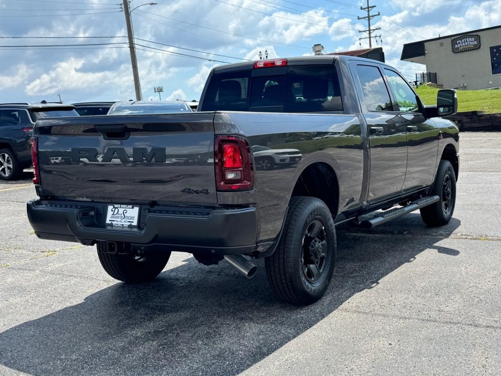 Ram 2500 Vehicle Full-screen Gallery Image 03