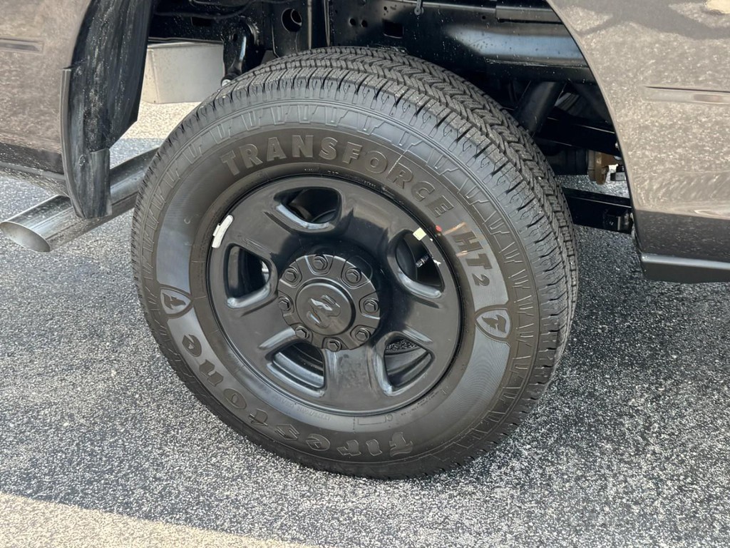 Ram 2500 Vehicle Full-screen Gallery Image 04