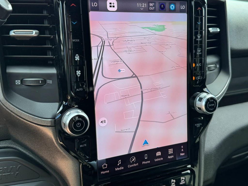 Ram 2500 Vehicle Full-screen Gallery Image 12