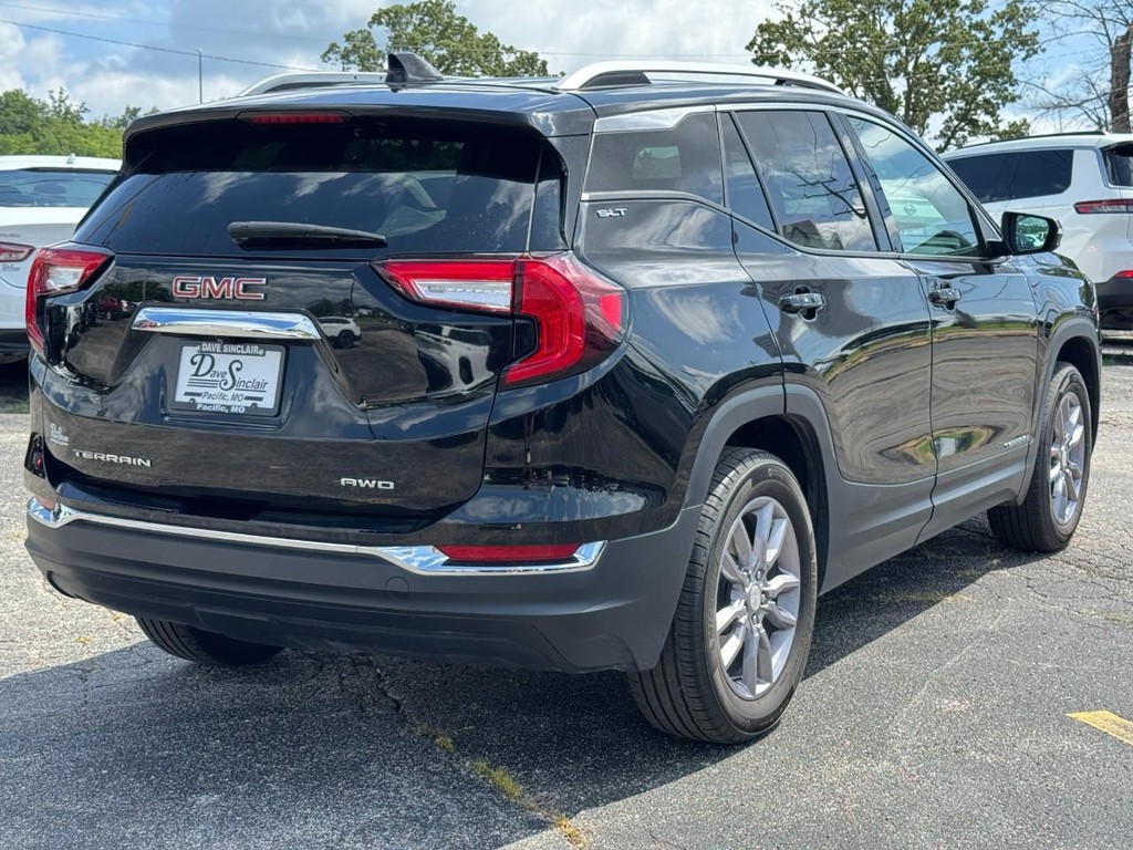 GMC Terrain Vehicle Full-screen Gallery Image 03