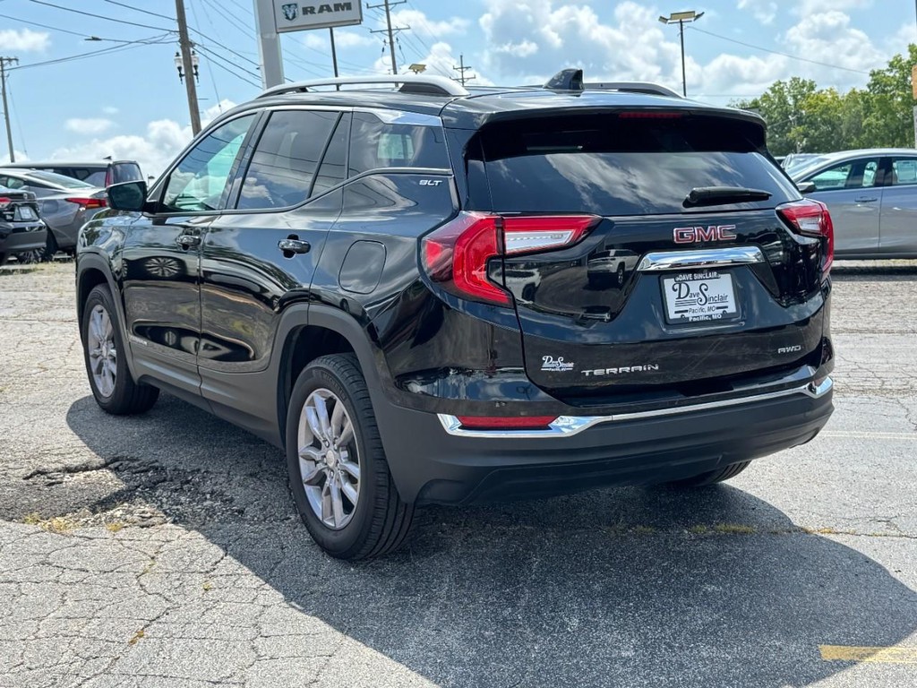 GMC Terrain Vehicle Full-screen Gallery Image 04