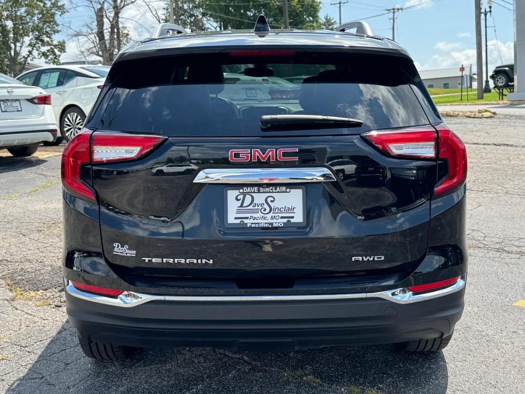 GMC Terrain Vehicle Full-screen Gallery Image 11
