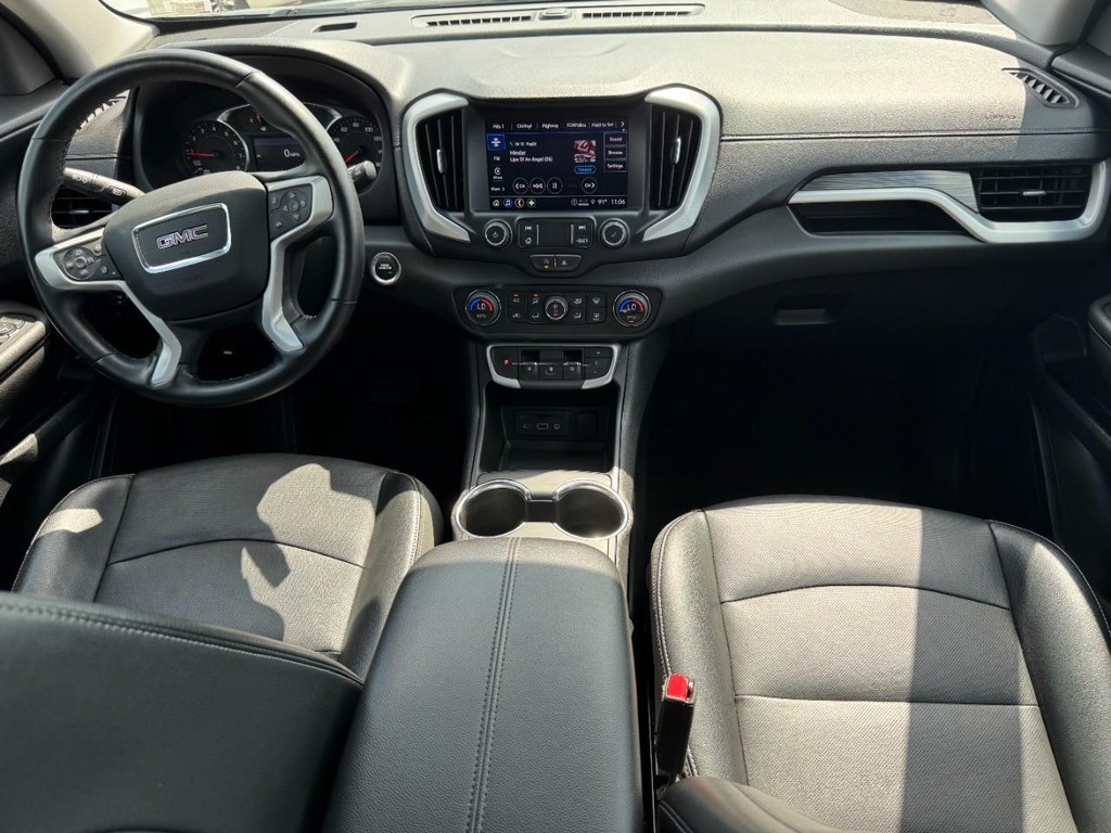 GMC Terrain Vehicle Full-screen Gallery Image 13