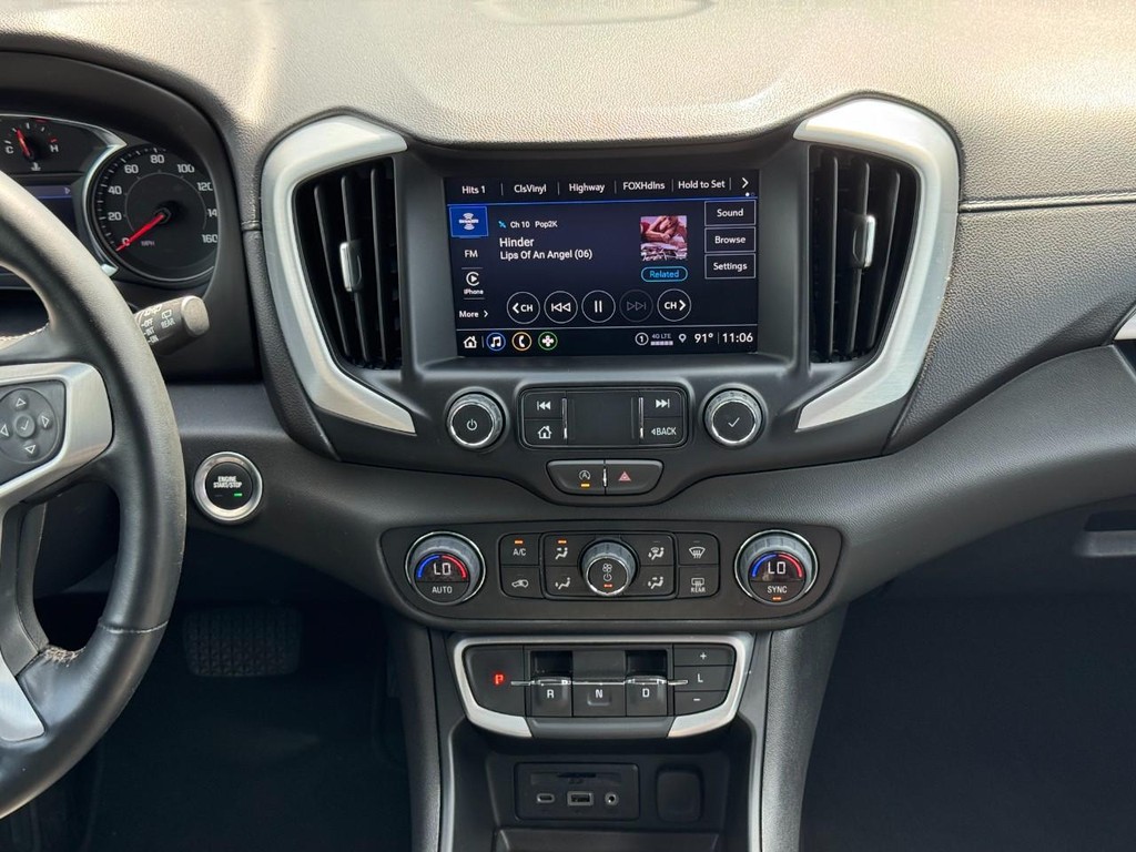 GMC Terrain Vehicle Full-screen Gallery Image 15