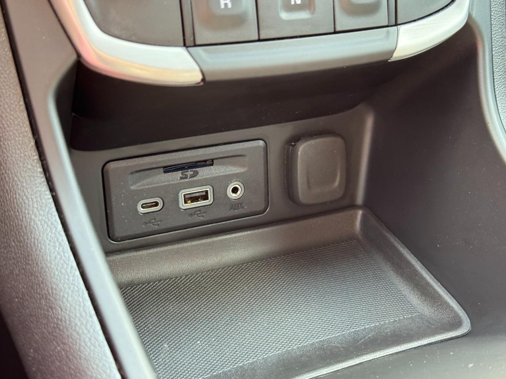 GMC Terrain Vehicle Full-screen Gallery Image 23