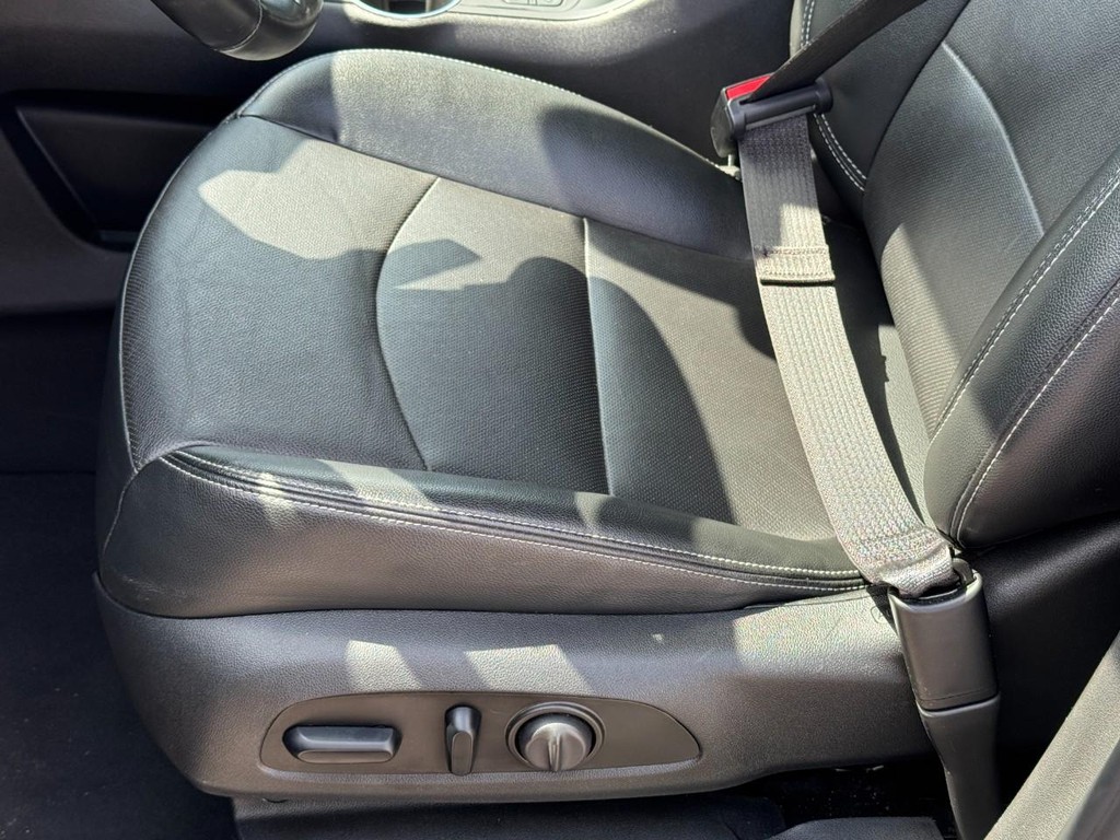 GMC Terrain Vehicle Full-screen Gallery Image 26