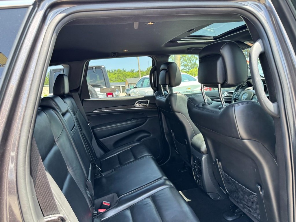 Jeep Grand Cherokee Vehicle Full-screen Gallery Image 12