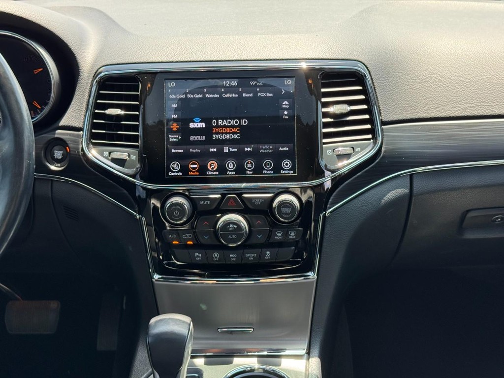 Jeep Grand Cherokee Vehicle Full-screen Gallery Image 16