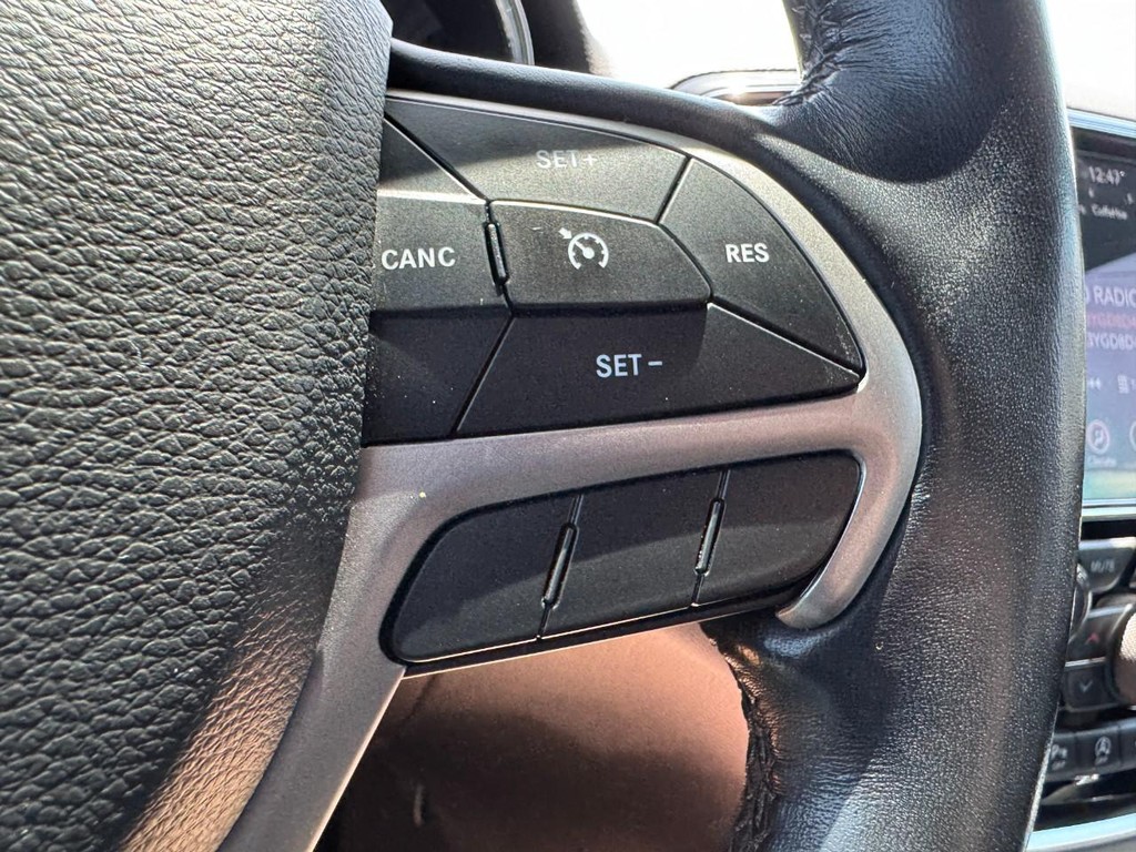 Jeep Grand Cherokee Vehicle Full-screen Gallery Image 20