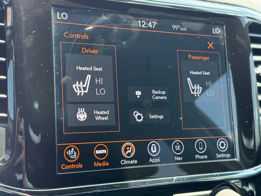 Jeep Grand Cherokee Vehicle Full-screen Gallery Image 23