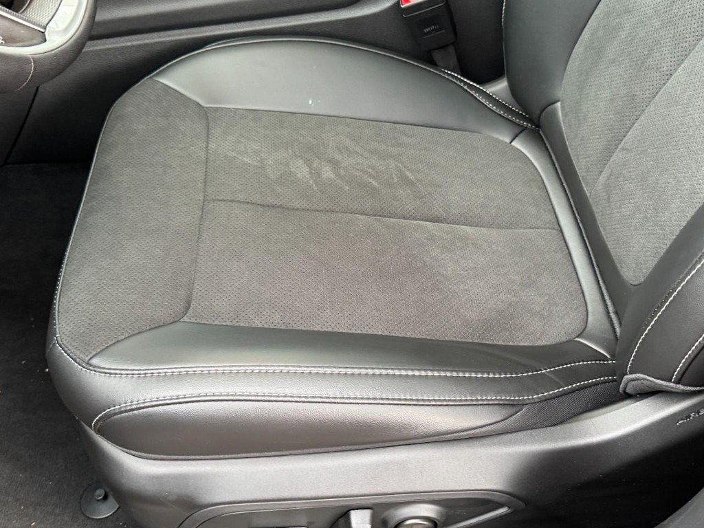 Jeep Grand Cherokee L Vehicle Full-screen Gallery Image 18