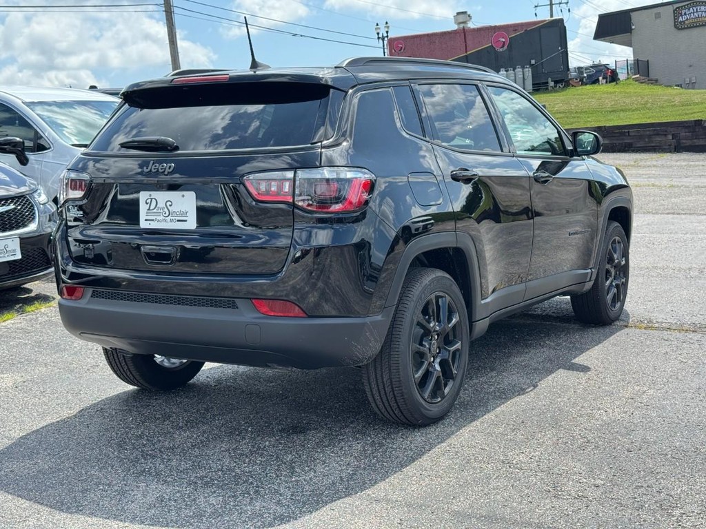 Jeep Compass Vehicle Full-screen Gallery Image 03