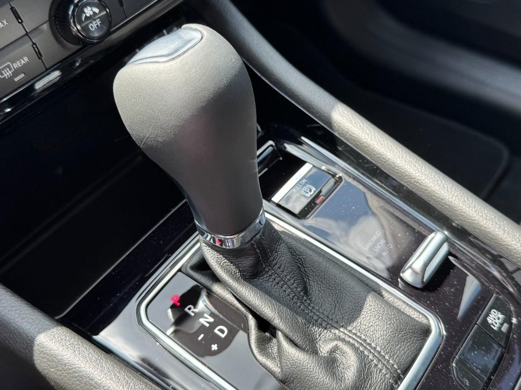 Jeep Compass Vehicle Full-screen Gallery Image 13