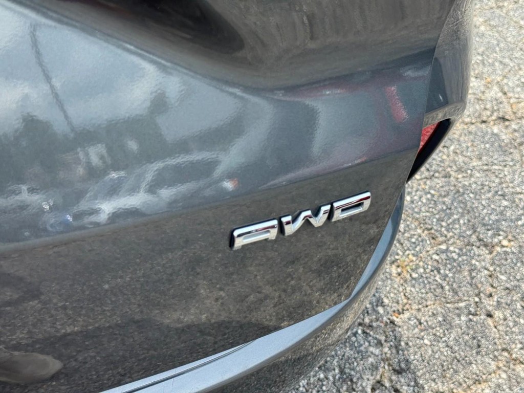 Ford Escape Vehicle Full-screen Gallery Image 08