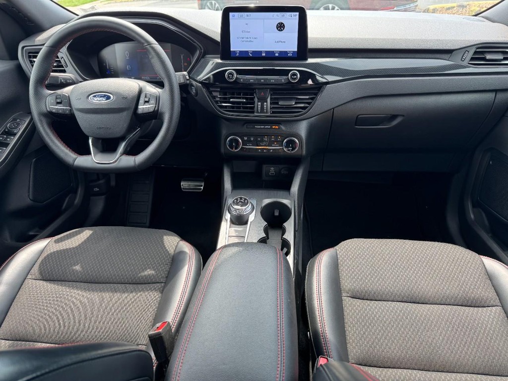 Ford Escape Vehicle Full-screen Gallery Image 12