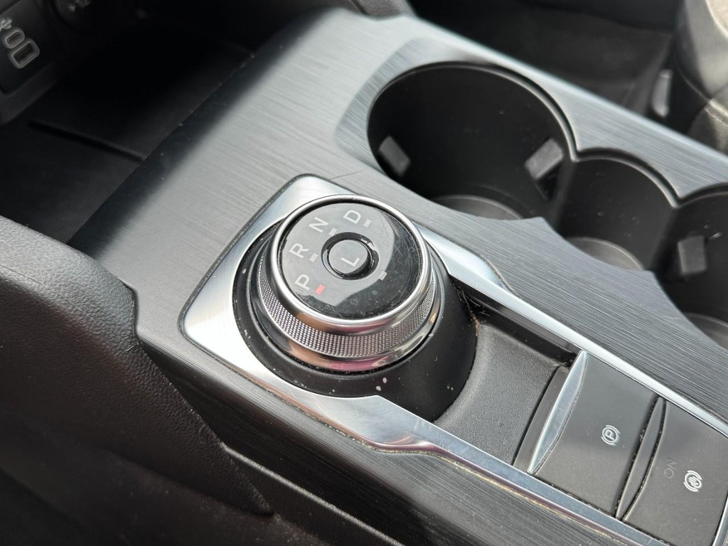 Ford Escape Vehicle Full-screen Gallery Image 20