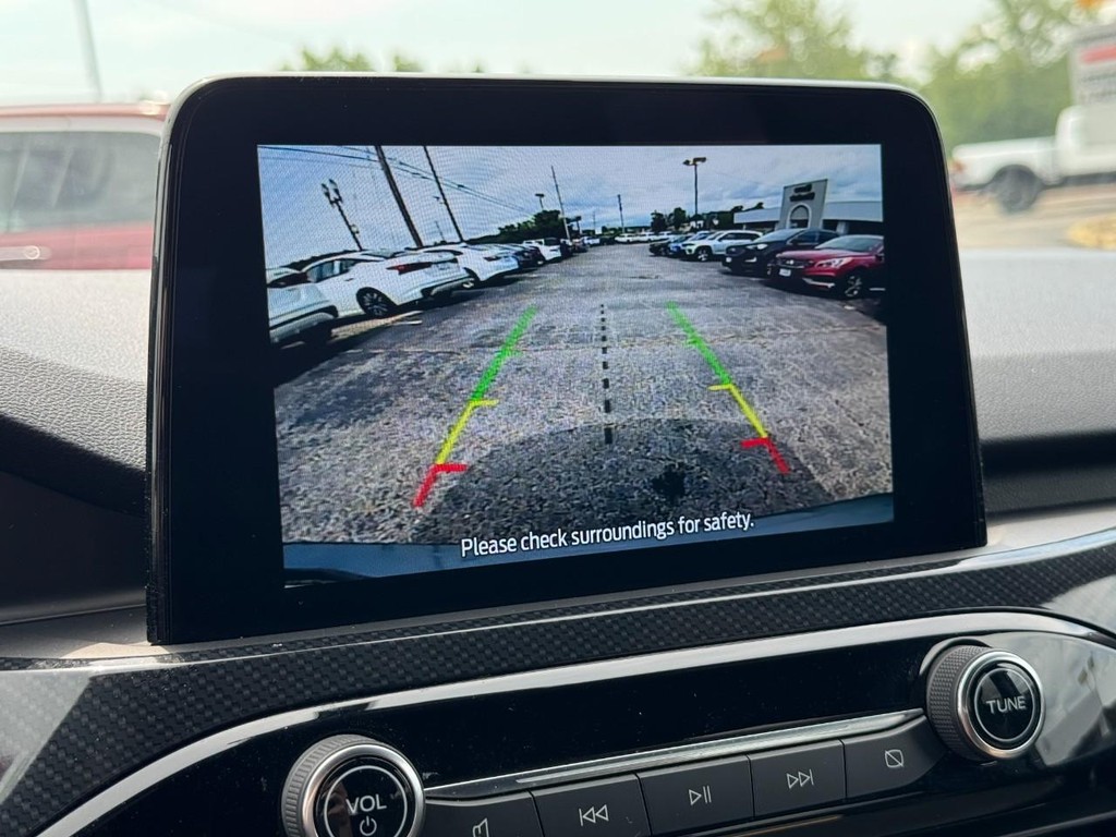 Ford Escape Vehicle Full-screen Gallery Image 23