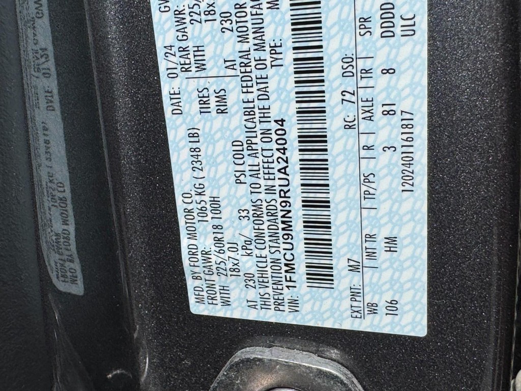 Ford Escape Vehicle Full-screen Gallery Image 26