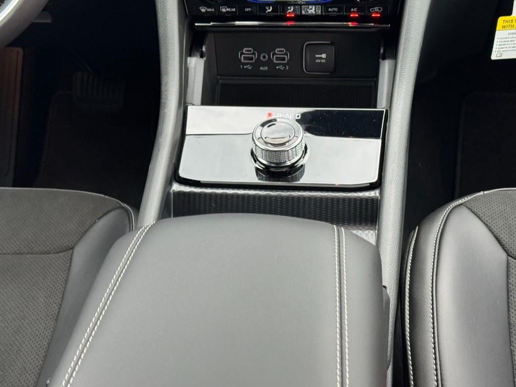 Jeep Grand Cherokee Vehicle Full-screen Gallery Image 10