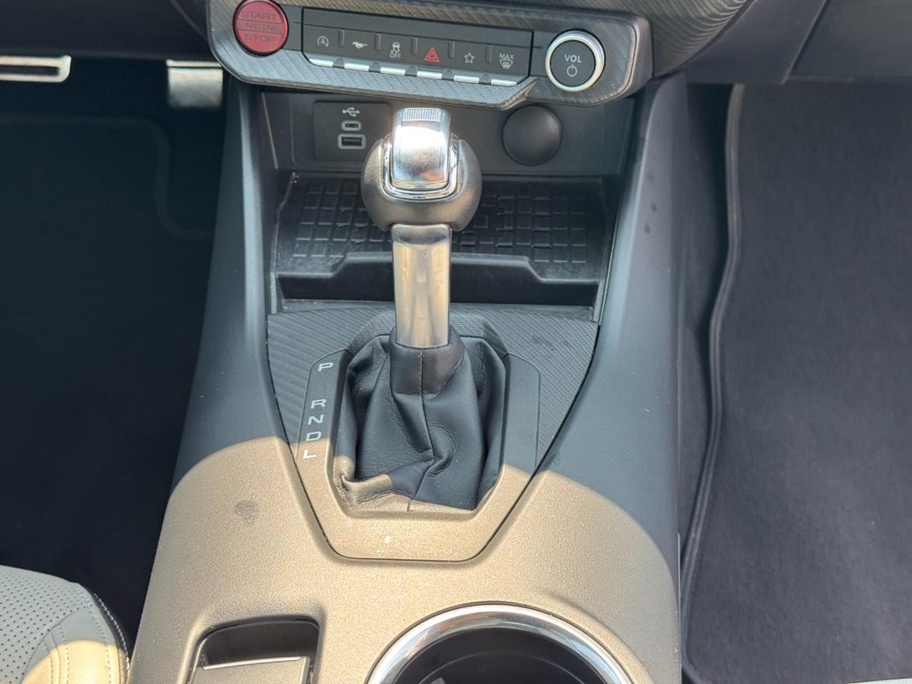 Ford Mustang Vehicle Full-screen Gallery Image 17