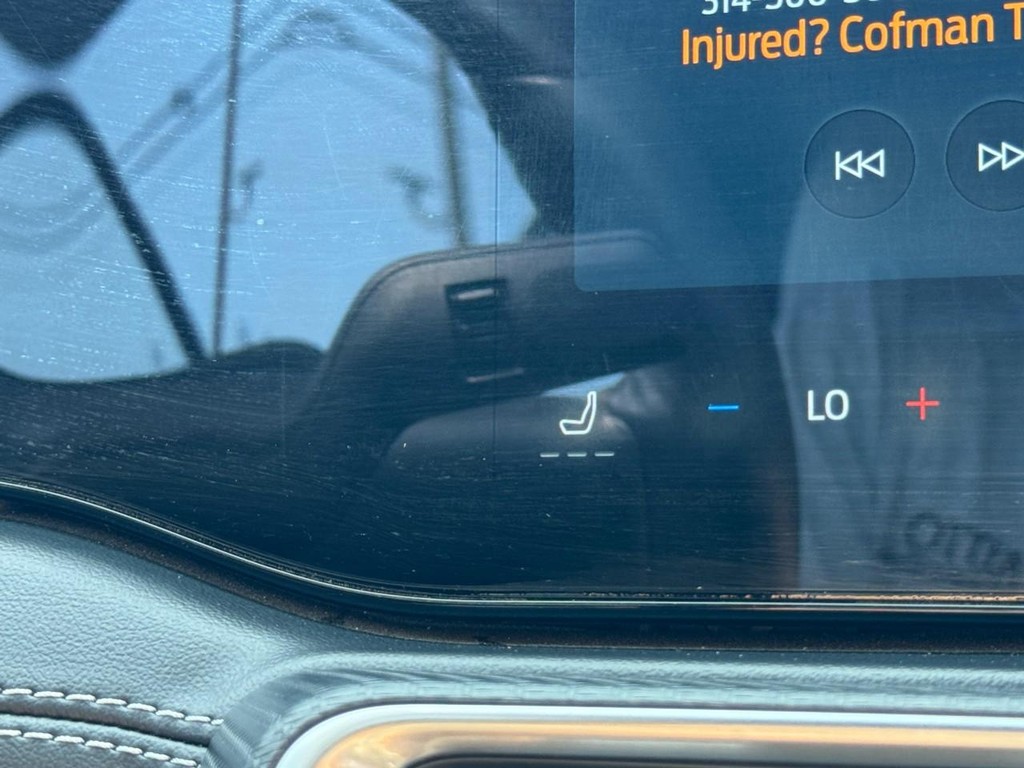 Ford Mustang Vehicle Full-screen Gallery Image 25