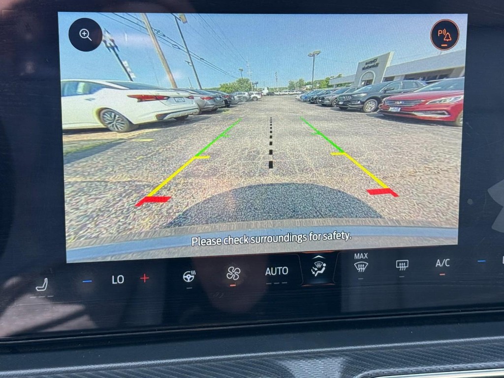 Ford Mustang Vehicle Full-screen Gallery Image 26