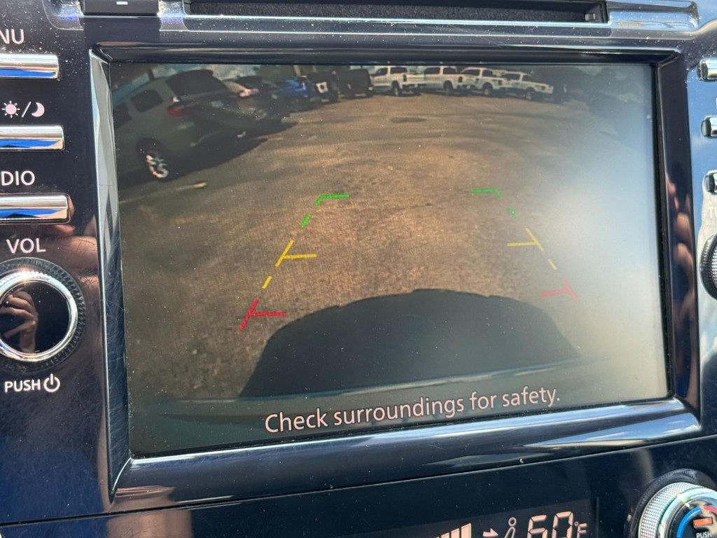 Nissan Murano Vehicle Full-screen Gallery Image 20