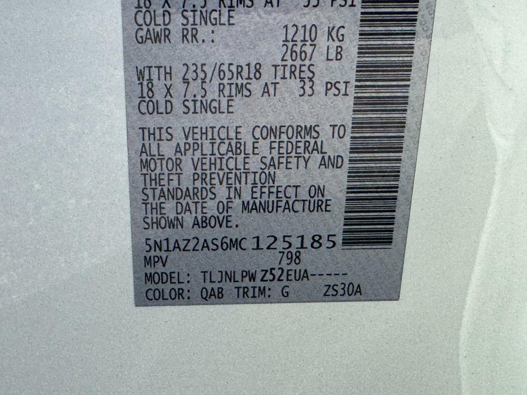 Nissan Murano Vehicle Full-screen Gallery Image 23