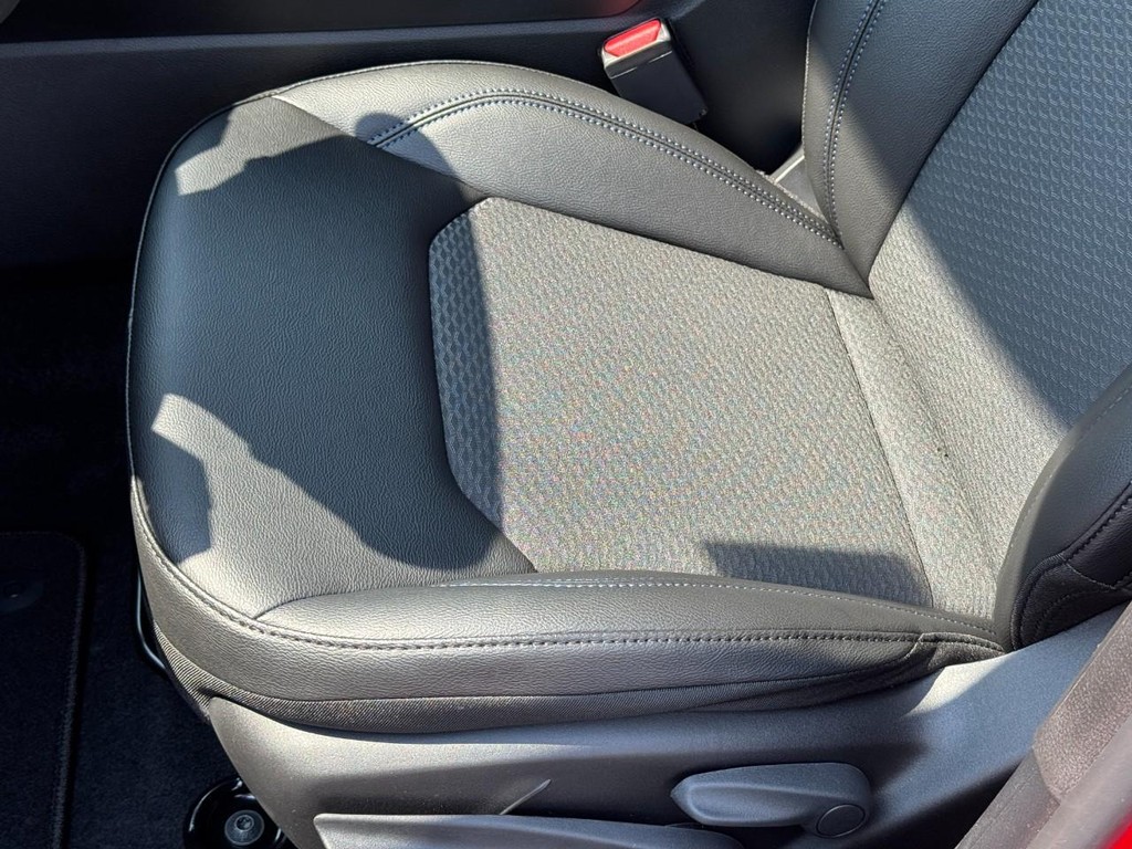 Jeep Compass Vehicle Full-screen Gallery Image 17