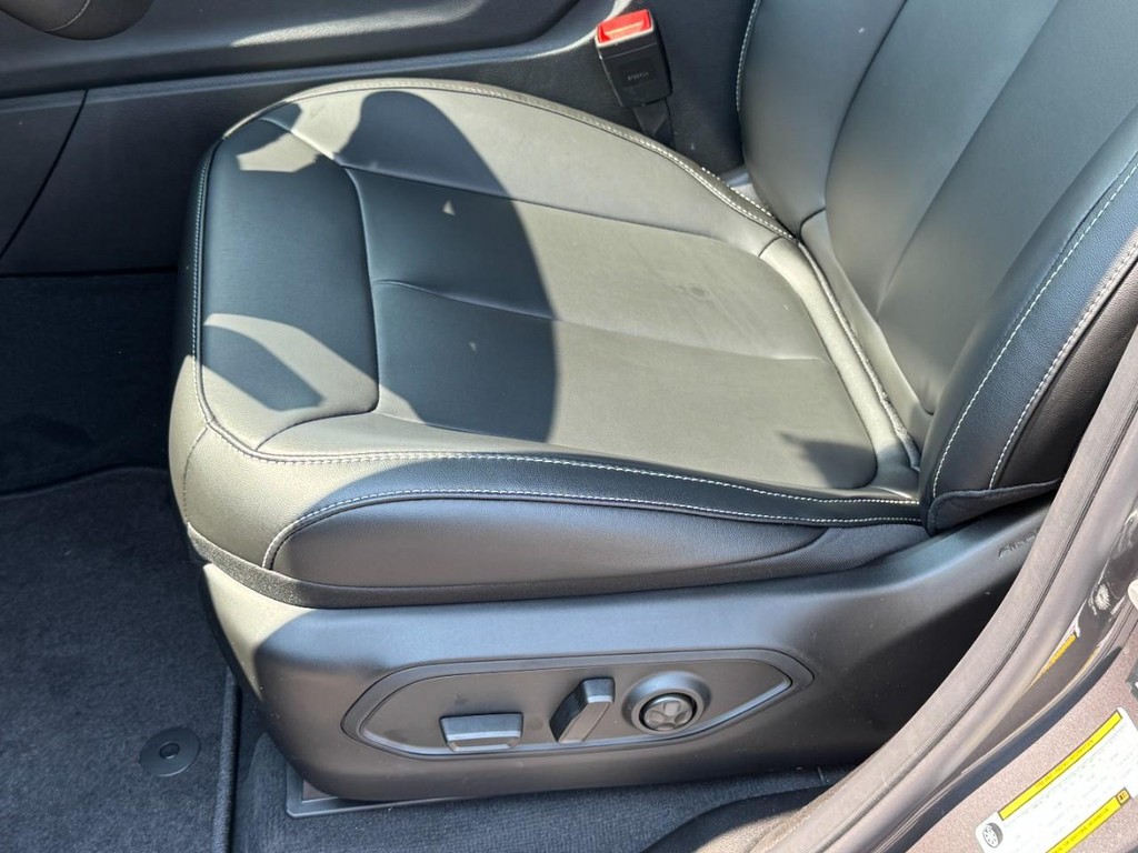 Jeep Grand Cherokee L Vehicle Full-screen Gallery Image 20