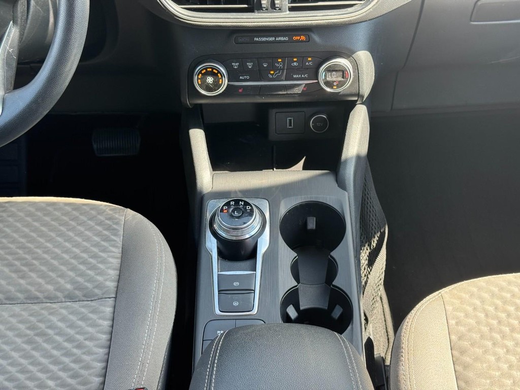 Ford Escape Vehicle Full-screen Gallery Image 14