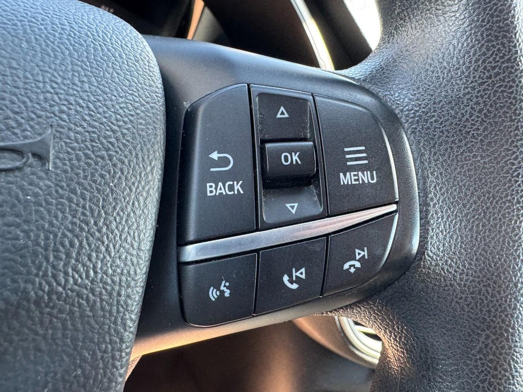 Ford Escape Vehicle Full-screen Gallery Image 17