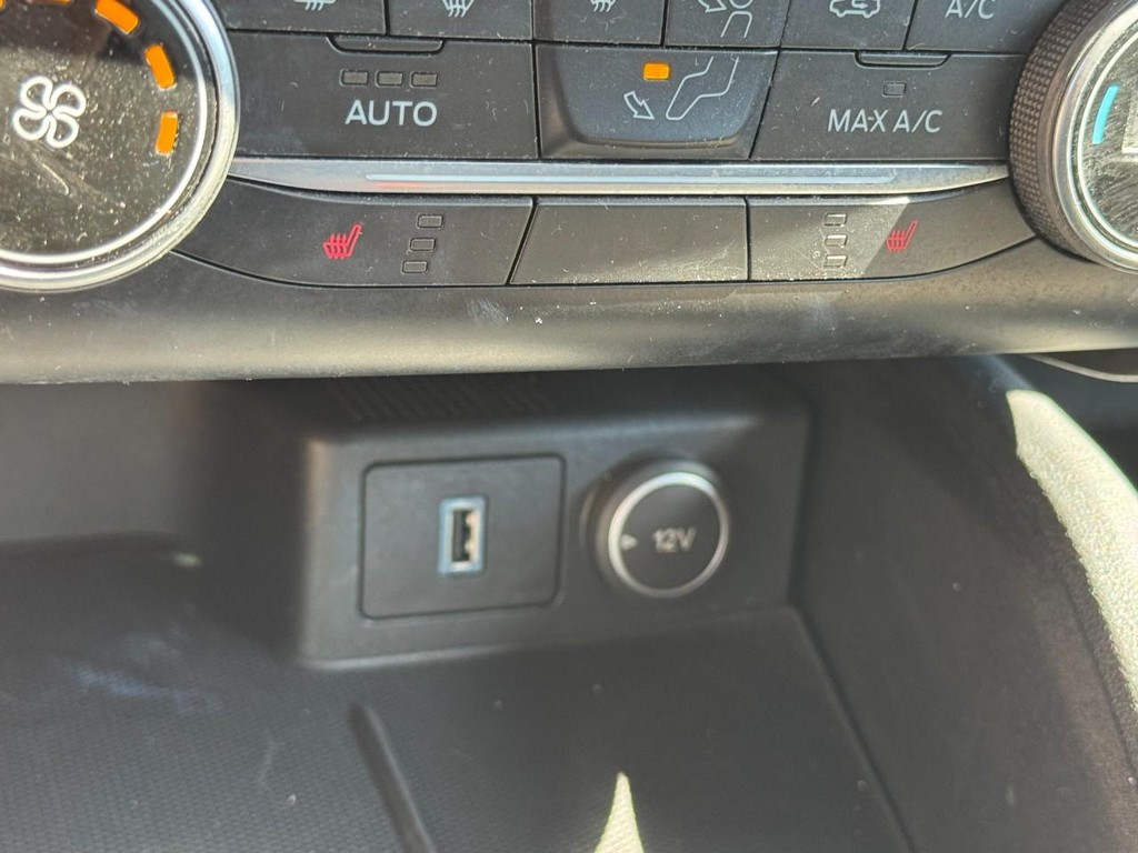 Ford Escape Vehicle Full-screen Gallery Image 20