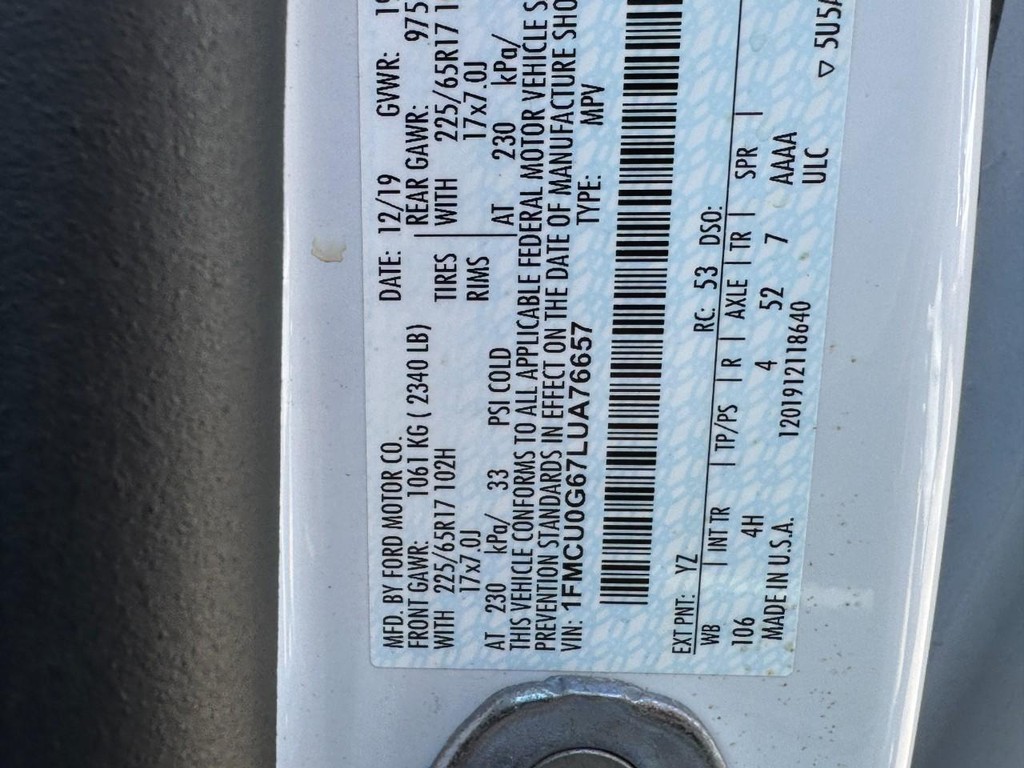 Ford Escape Vehicle Full-screen Gallery Image 25