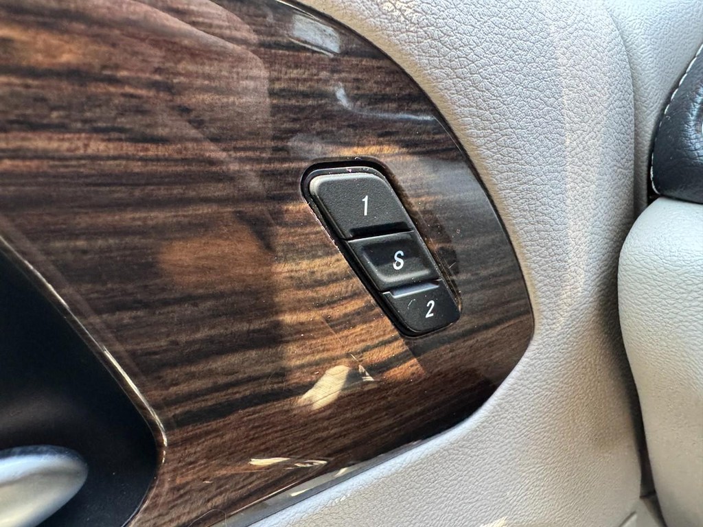 Chrysler Pacifica Vehicle Full-screen Gallery Image 19