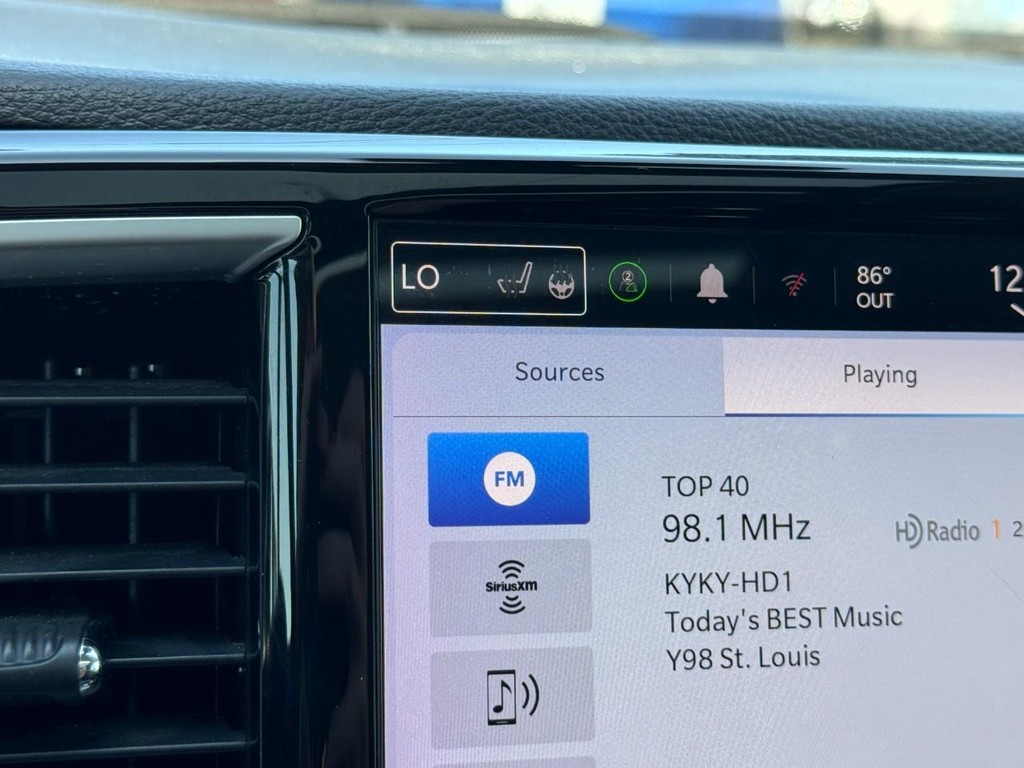 Chrysler Pacifica Vehicle Full-screen Gallery Image 25