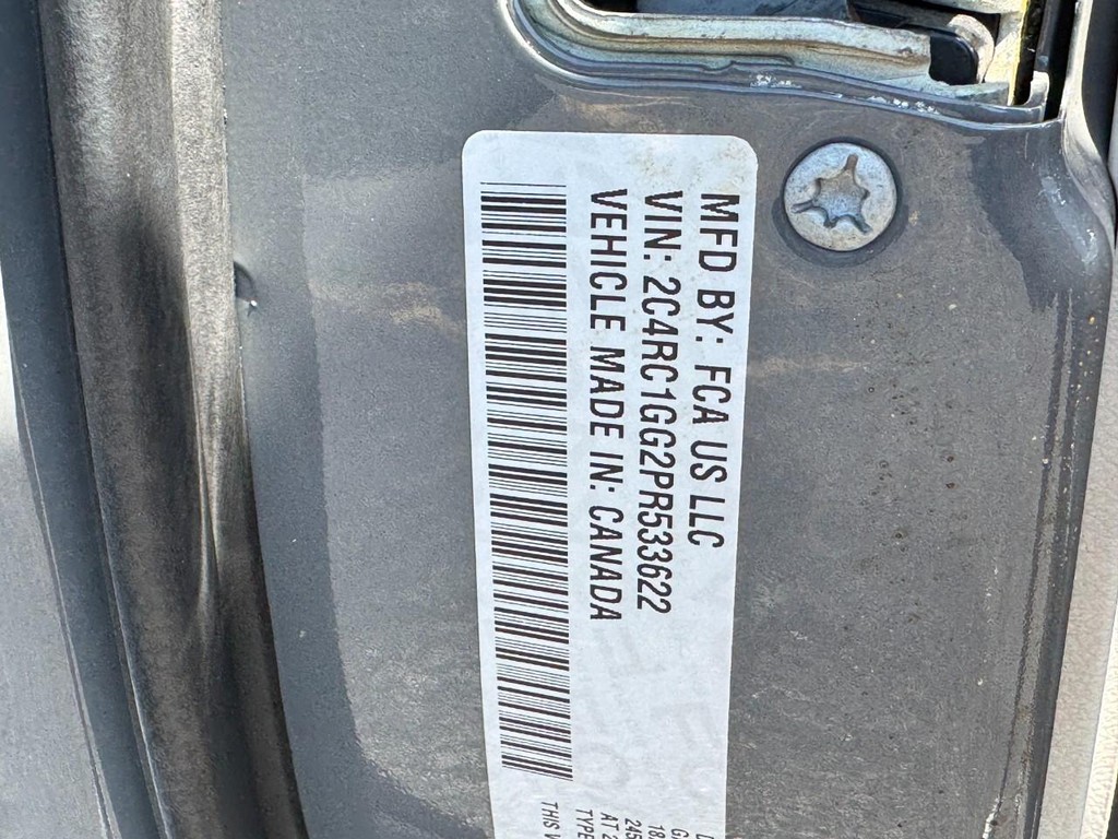 Chrysler Pacifica Vehicle Full-screen Gallery Image 30