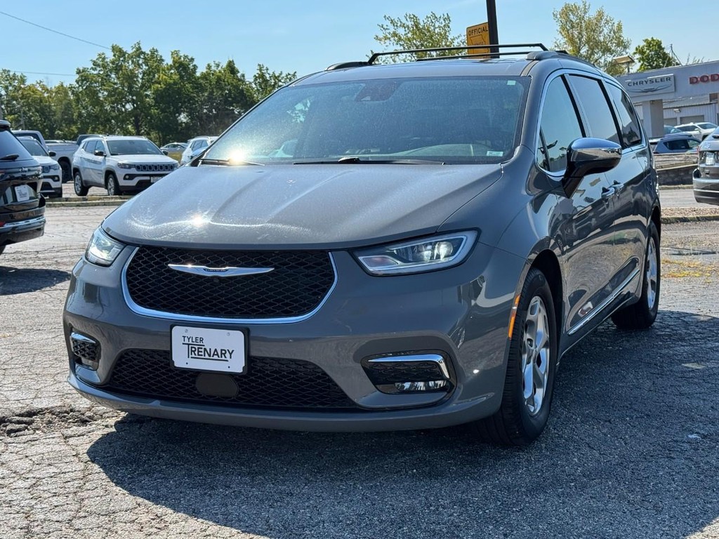 Chrysler Pacifica Vehicle Full-screen Gallery Image 06