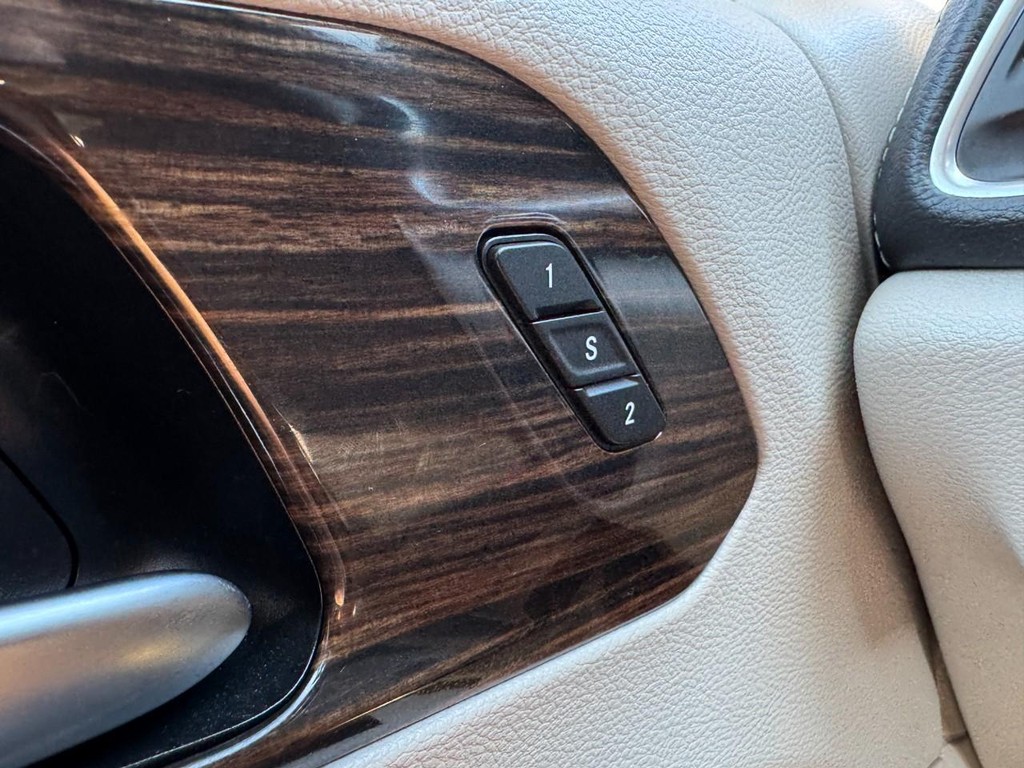 Chrysler Pacifica Vehicle Full-screen Gallery Image 20