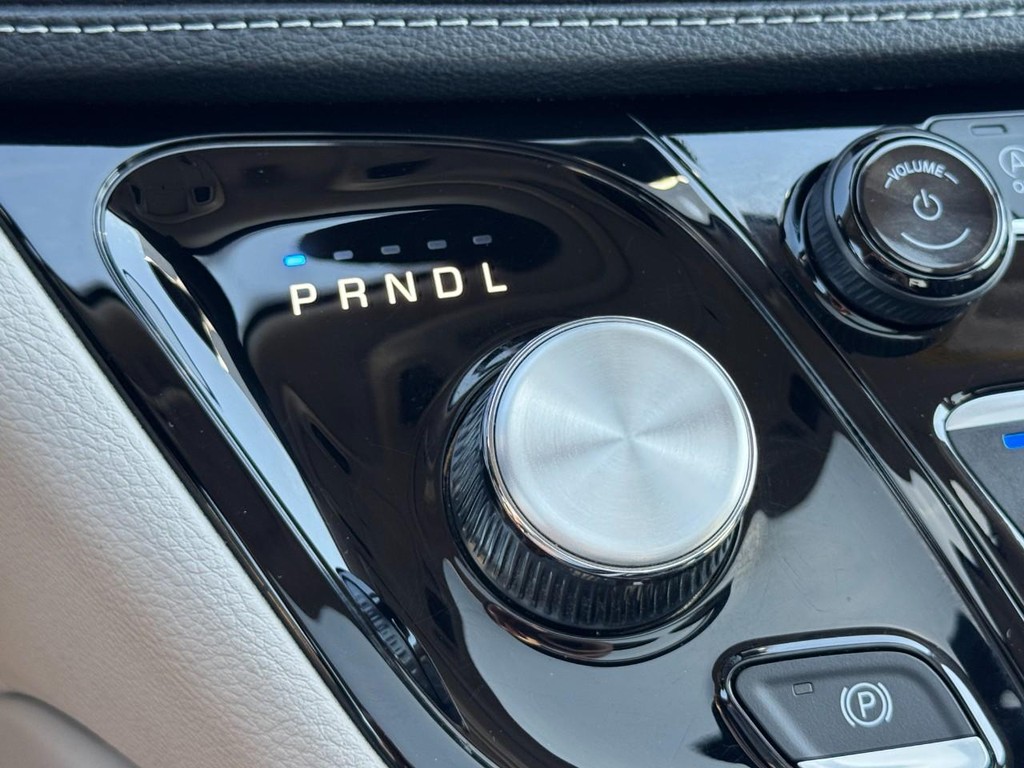 Chrysler Pacifica Vehicle Full-screen Gallery Image 26