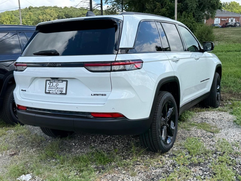 Jeep Grand Cherokee Vehicle Full-screen Gallery Image 03