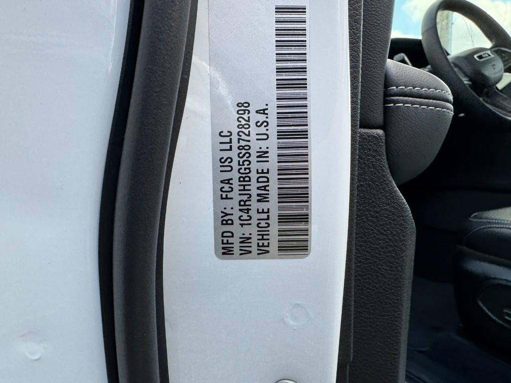 Jeep Grand Cherokee Vehicle Full-screen Gallery Image 20