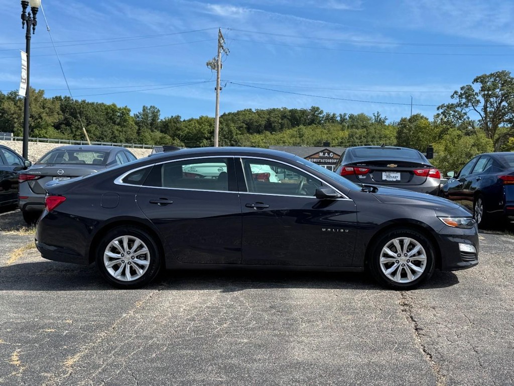 Chevrolet Malibu Vehicle Full-screen Gallery Image 02