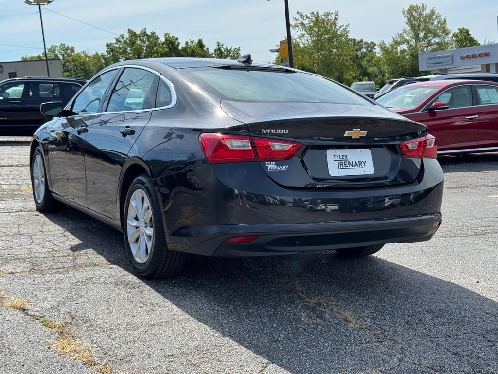 Chevrolet Malibu Vehicle Full-screen Gallery Image 04